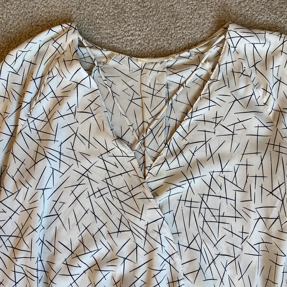 Lush Blouse - Picture 2 of 5